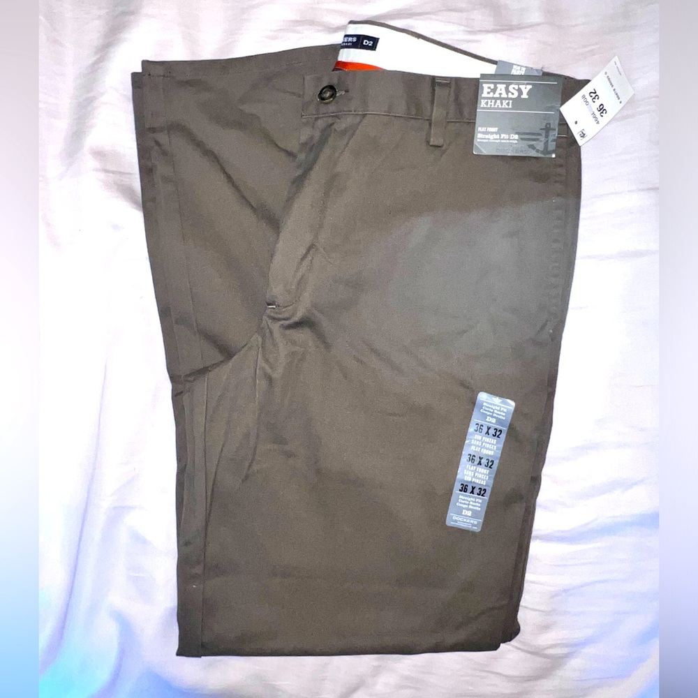 Dockers Easy Kkaki Straight Fit Style D2 NWT